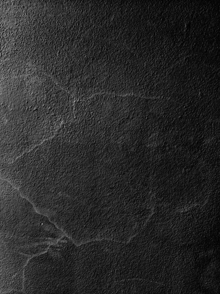 Narrow cracks in Concrete