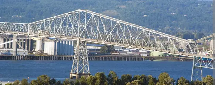 Lewis and Clark Bridge: examples of cantilever bridges