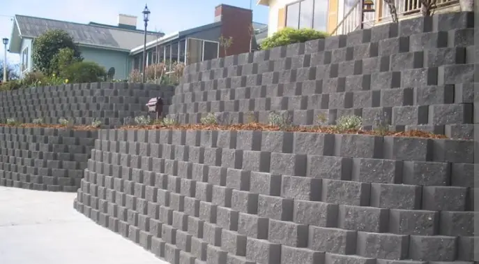 How to build a retaining wall with blocks
